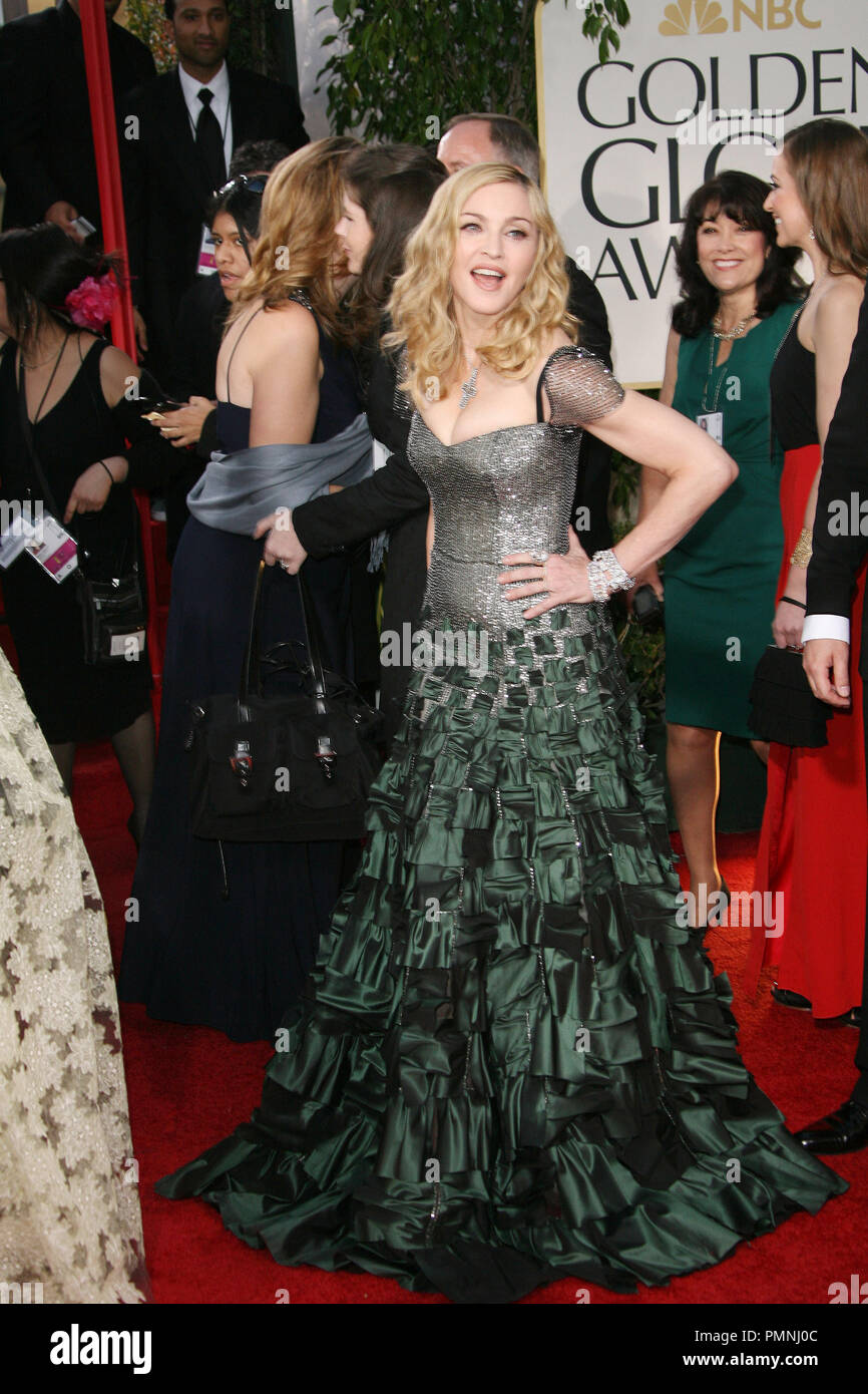 Madonna à l'arrivée de la 69e Golden Globe Awards annuel tenu à l'hôtel Beverly Hilton à Beverly Hills, CA le dimanche, Janvier 15, 2012. Photo par AJ Garcia / PictureLux. Référence #  31339 Fichier 810AJ pour un usage éditorial uniquement - Tous droits réservés Banque D'Images