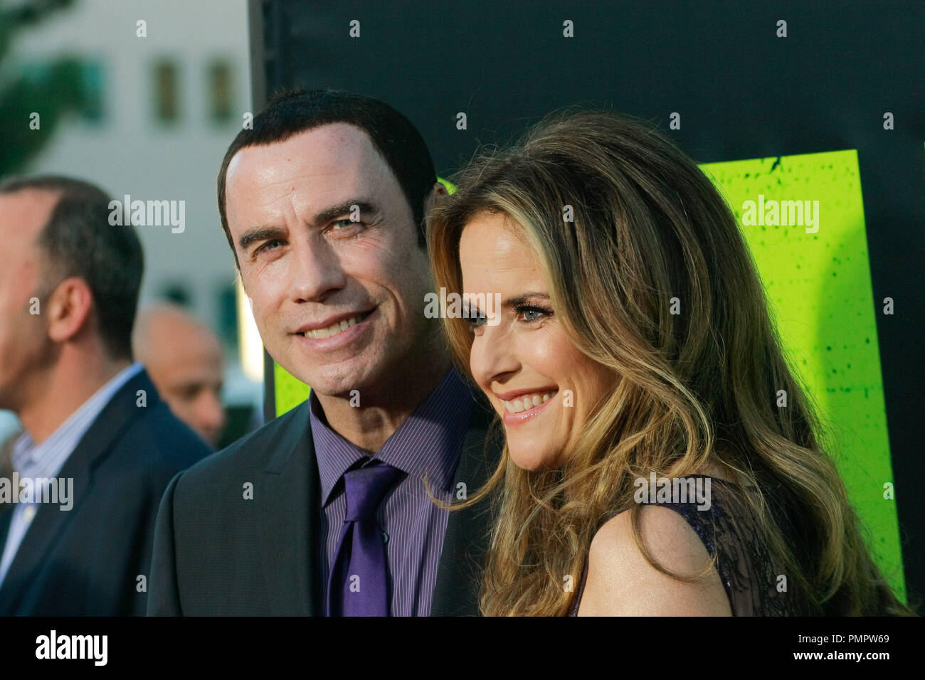 John Travolta et Kelly Preston à la première mondiale de l'Universelle'. « sauvages Tenue des arrivées au Mann Village Westwood à Los Angeles, CA, le 26 juin 2012. Photo par Joe Martinez / PictureLux Banque D'Images