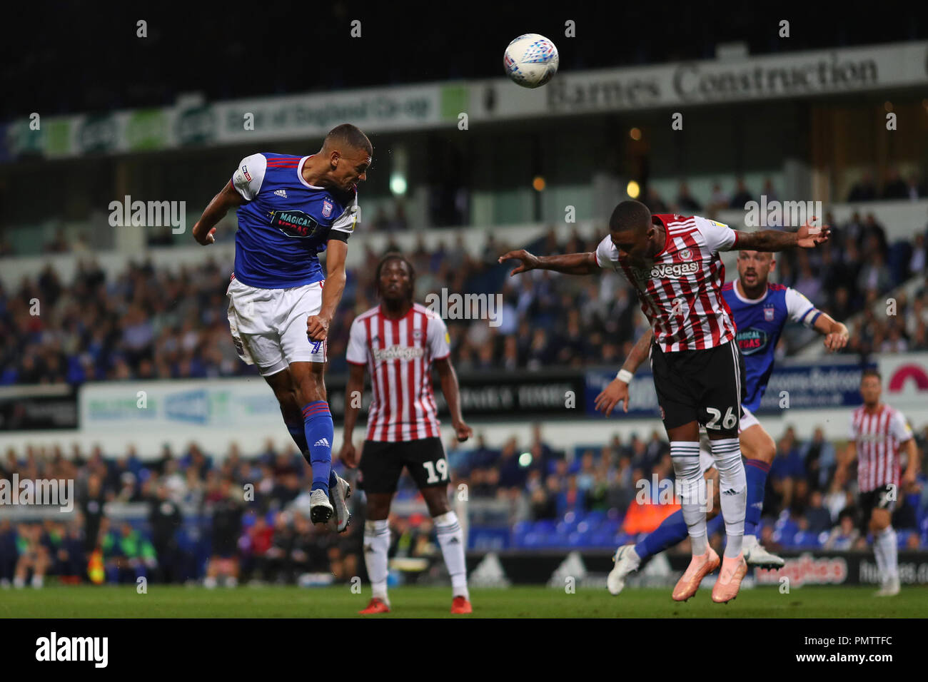 Ipswich, Royaume-Uni. 18 Sep 2018. Kayden Jackson d'Ipswich Town marque le but égalisateur, ce qui en fait 1-1 - Ipswich Town v Brentford, Sky Bet Championship, Portman Road, Ipswich - 18 septembre 2018 Credit : Richard Calver/Alamy Live News Banque D'Images