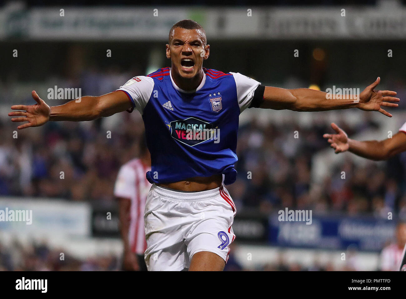 Ipswich, Royaume-Uni. 18 Sep 2018. Kayden Jackson d'Ipswich Town célèbre après avoir marqué le but égalisateur, ce qui en fait 1-1 - Ipswich Town v Brentford, Sky Bet Championship, Portman Road, Ipswich - 18 septembre 2018 Credit : Richard Calver/Alamy Live News Banque D'Images
