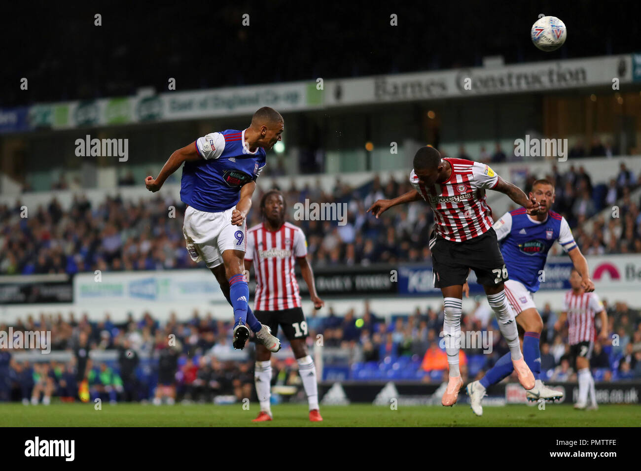 Ipswich, Royaume-Uni. 18 Sep 2018. Kayden Jackson d'Ipswich Town marque le but égalisateur, ce qui en fait 1-1 - Ipswich Town v Brentford, Sky Bet Championship, Portman Road, Ipswich - 18 septembre 2018 Credit : Richard Calver/Alamy Live News Banque D'Images