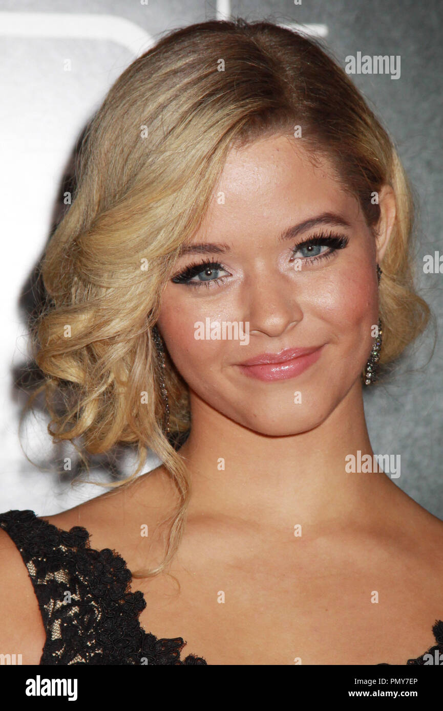 Sasha Pieterse 09/10/2013 'insidieux : Chapter 2' Premiere tenue à Universal CityWalk à Universal City, CA Photo par Mayuka HNW / PictureLux / Ishikawa Banque D'Images