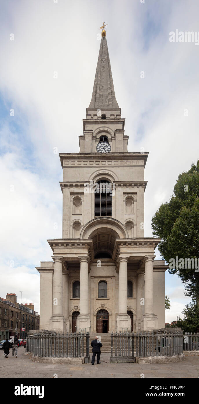 Façade de l'église Christ Church Spitalfields conçu par Hawksmoor, London, England, UK Banque D'Images