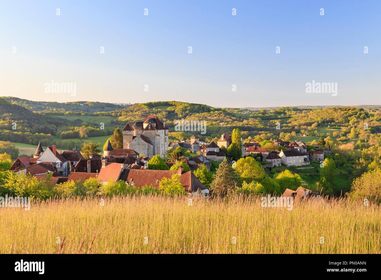 France, Corrèze, Curemonte, étiqueté Les Plus Beaux Villages de France (Les Plus Beaux Villages de France), vue générale du village avec la Banque D'Images