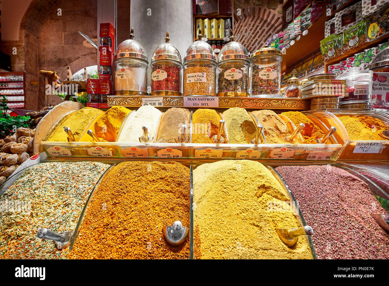 Les épices dans la le Bazar Egyptien, Istanbul, Turquie Banque D'Images