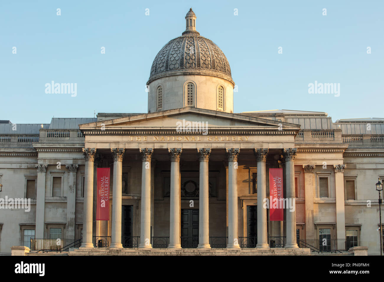 Musée des beaux-arts, musée d'art à Trafalgar Square, Londres, Royaume-Uni, avec plus de 2300 peintures sur série pour apprécier et apprendre sur l'art et de faire preuve de créativité. Banque D'Images