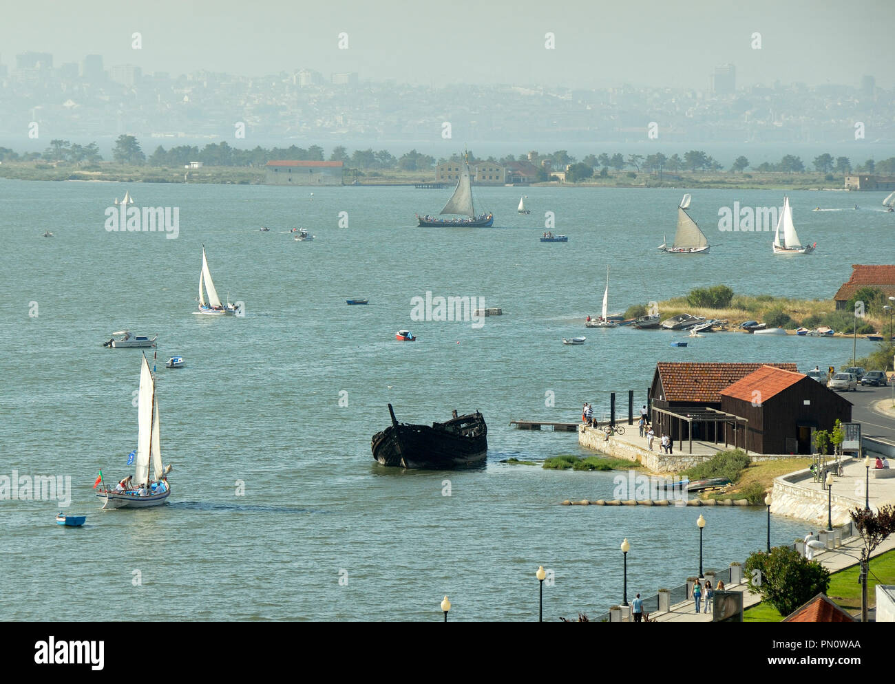 La baie de la rivière tage de Seixal. Portugal Banque D'Images
