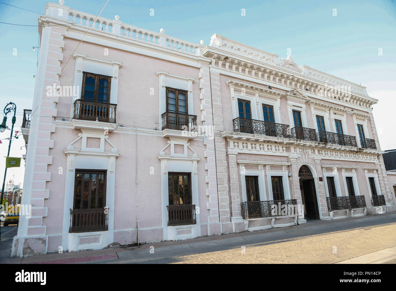 Musée des cultures autochtones et de Sonora, Hermosillo, Sonora .... pclaves : facade, l'extérieur, de vieux, de l'architecture (Photo : Luis Gutierrez / NortePhoto) Museo de Culturas Populares e Indígenas de Sonora, Hermosillo, Sonora... pclaves : Fachada, plein air, ville, arquitectura (Photo : Luis Gutierrez /NortePhoto) Banque D'Images