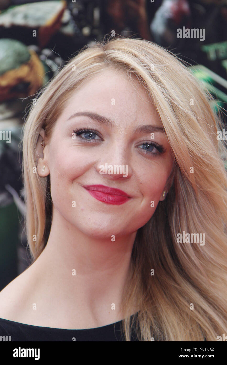 Abby Elliott 08/03/2014 'Teenage Mutant Ninja Turtles' Premiere tenue au  Regency Village Theatre de Westwood, CA Photo par Kazuki Hirata / HNW /  PictureLux Photo Stock - Alamy