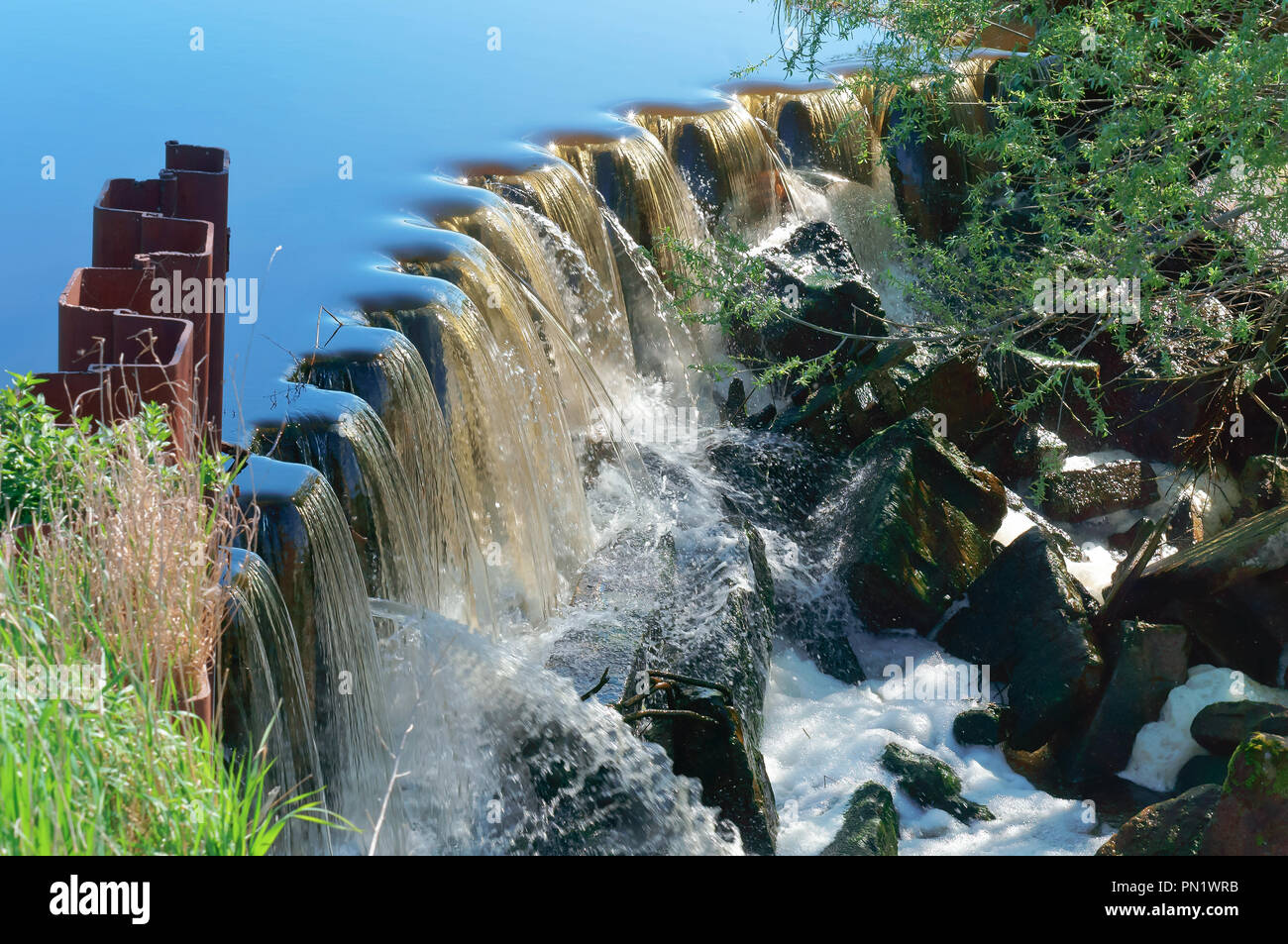 La construction du réservoir de cascade, les changements de canal d'eau Banque D'Images