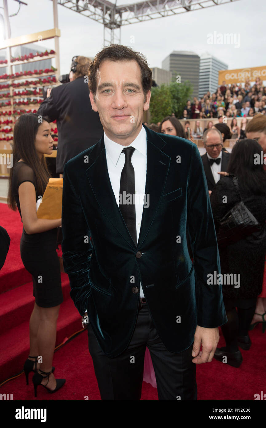Nommé pour la MEILLEURE PERFORMANCE PAR UN ACTEUR DANS UNE SÉRIE TÉLÉVISÉE - Drame pour son rôle dans "L'acteur", KNICK Clive Owen assiste à la 72e assemblée annuelle Golden Globes Awards au Beverly Hilton de Los Angeles, CA le dimanche 11 janvier 2015. Référence #  32536 Fichier 342CCR pour un usage éditorial uniquement - Tous droits réservés Banque D'Images