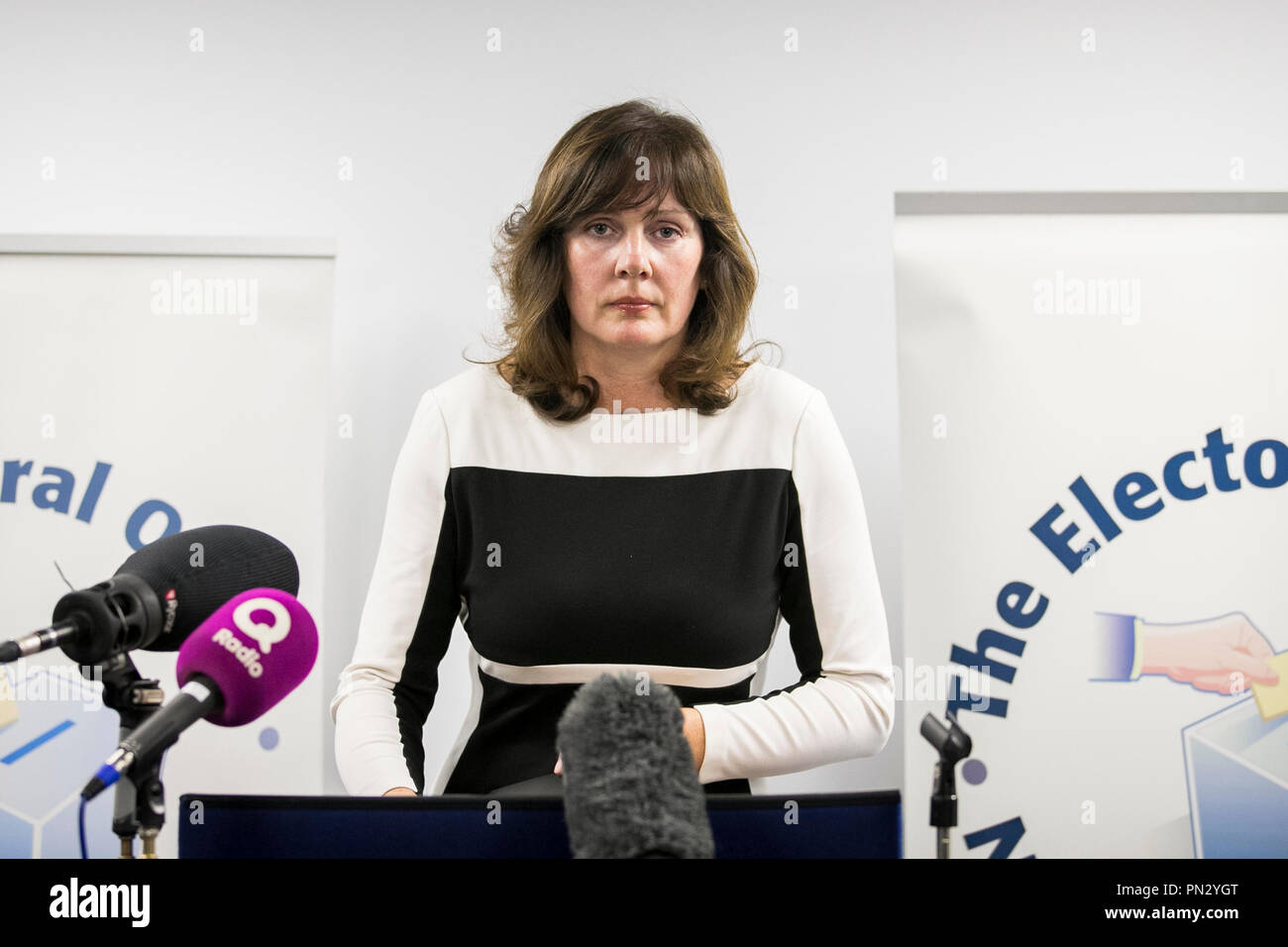 Directeur général des élections pour l'Irlande du Nord Virginie McVea annonce que la pétition de révocation n'a pas passé le seuil de déclenchement d'une élection partielle pour MP Ian Paisley's North Antrim siège. Banque D'Images