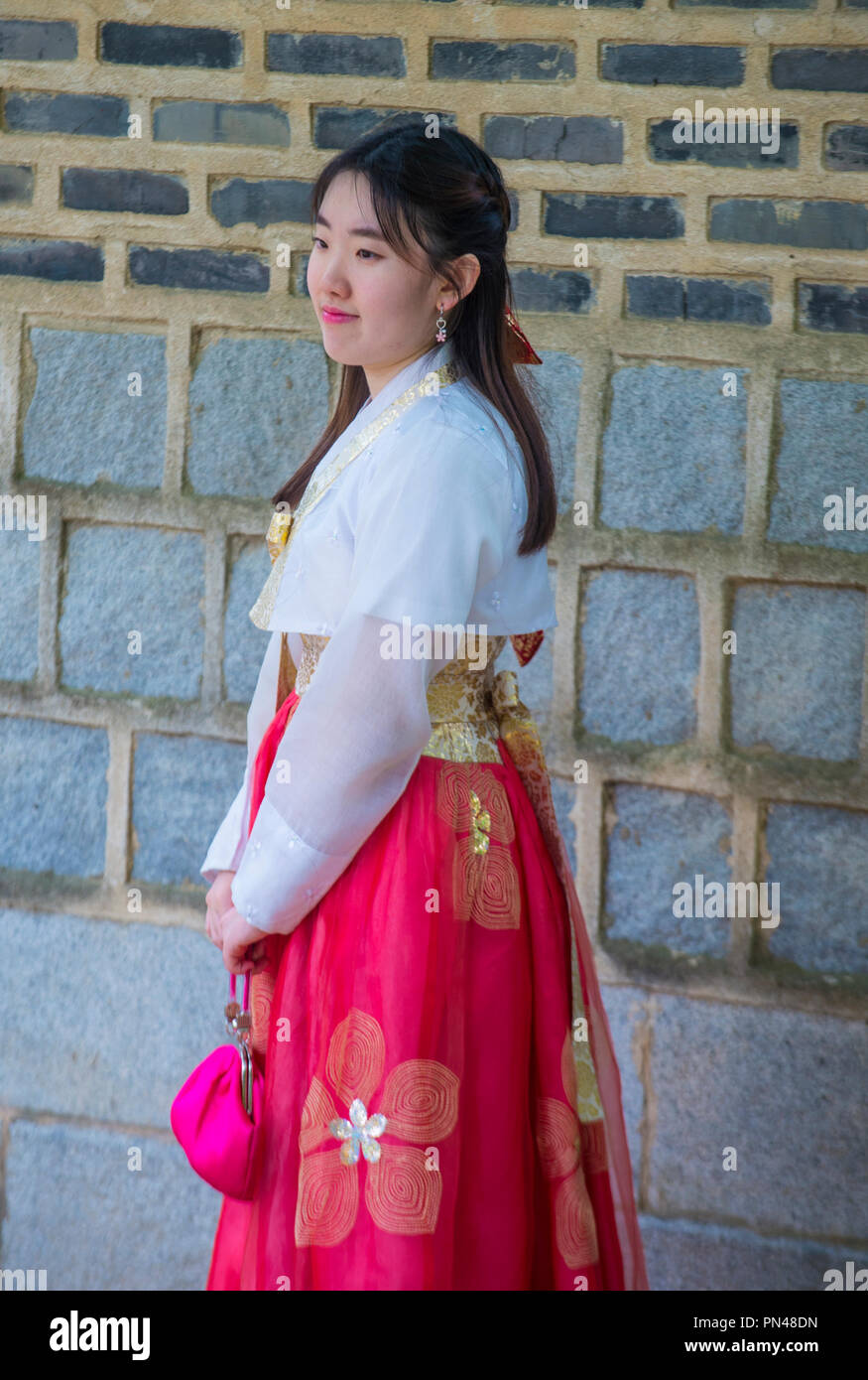Femme coréenne portant une robe Hanbok à Séoul en Corée Banque D'Images