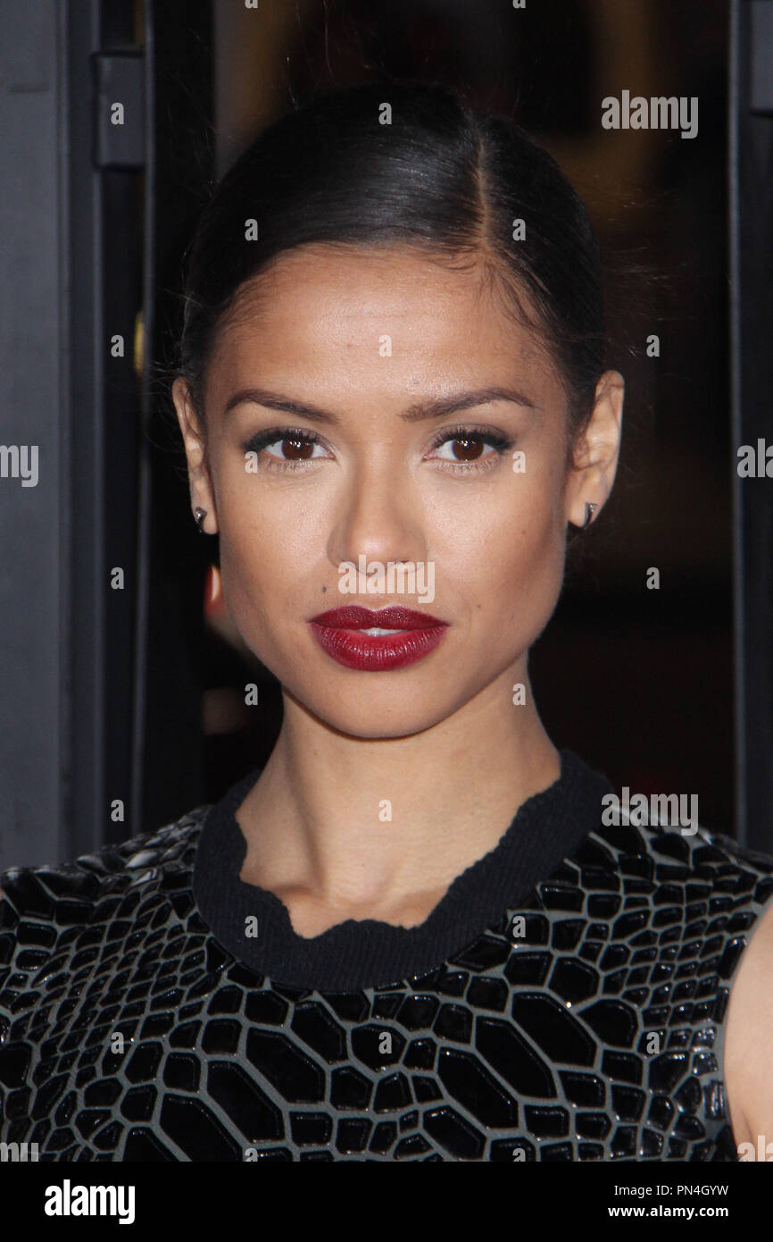 Gugu Mbatha-Raw 11/10/2015 'Commotion' Premiere tenue au Théâtre chinois de Grauman à Hollywood, CA Photo par Kazuki Hirata / HNW / PictureLux Banque D'Images