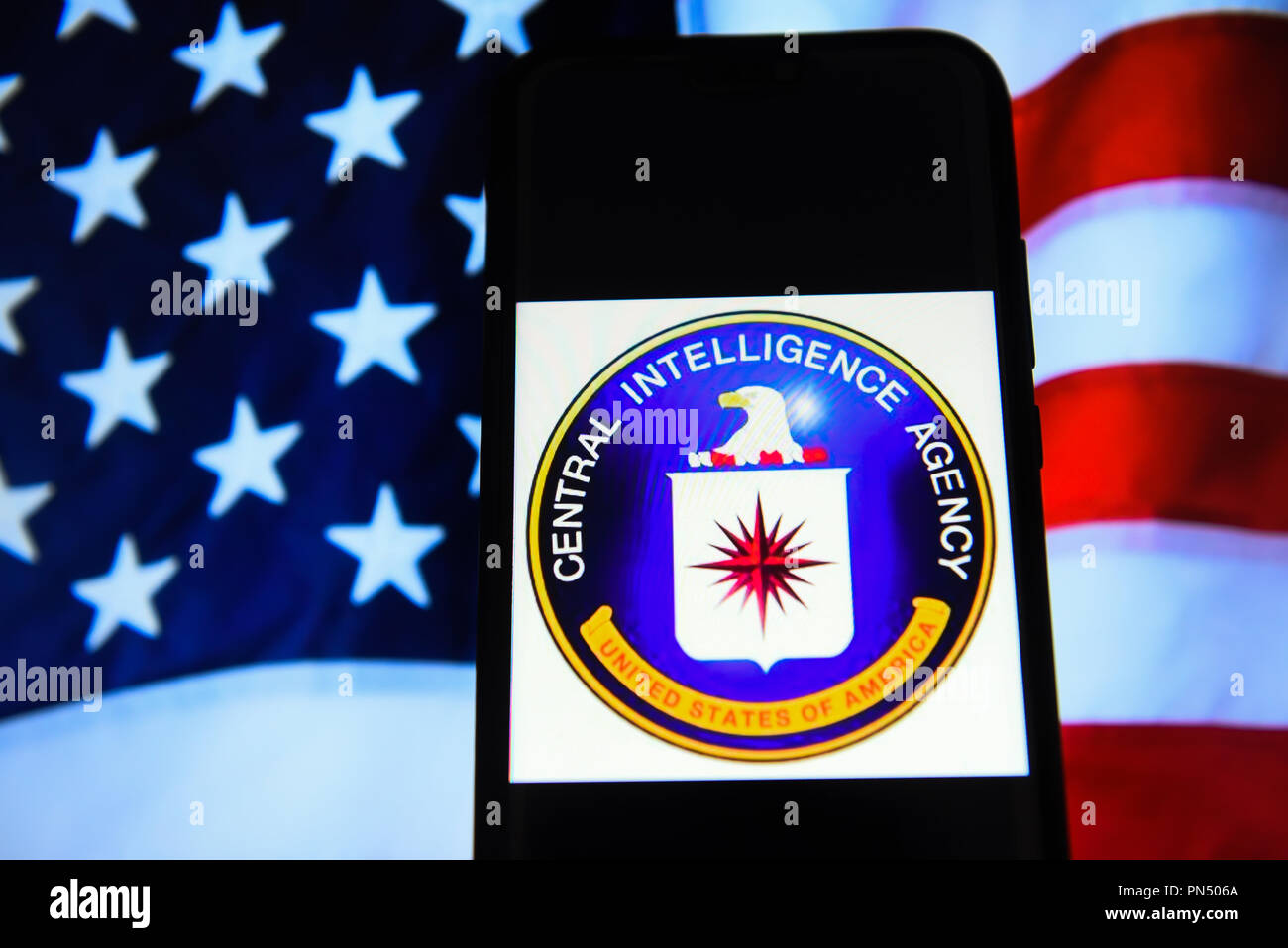 Central Intelligence Agency (CIA) logo est vu sur un téléphone mobile Android. Banque D'Images