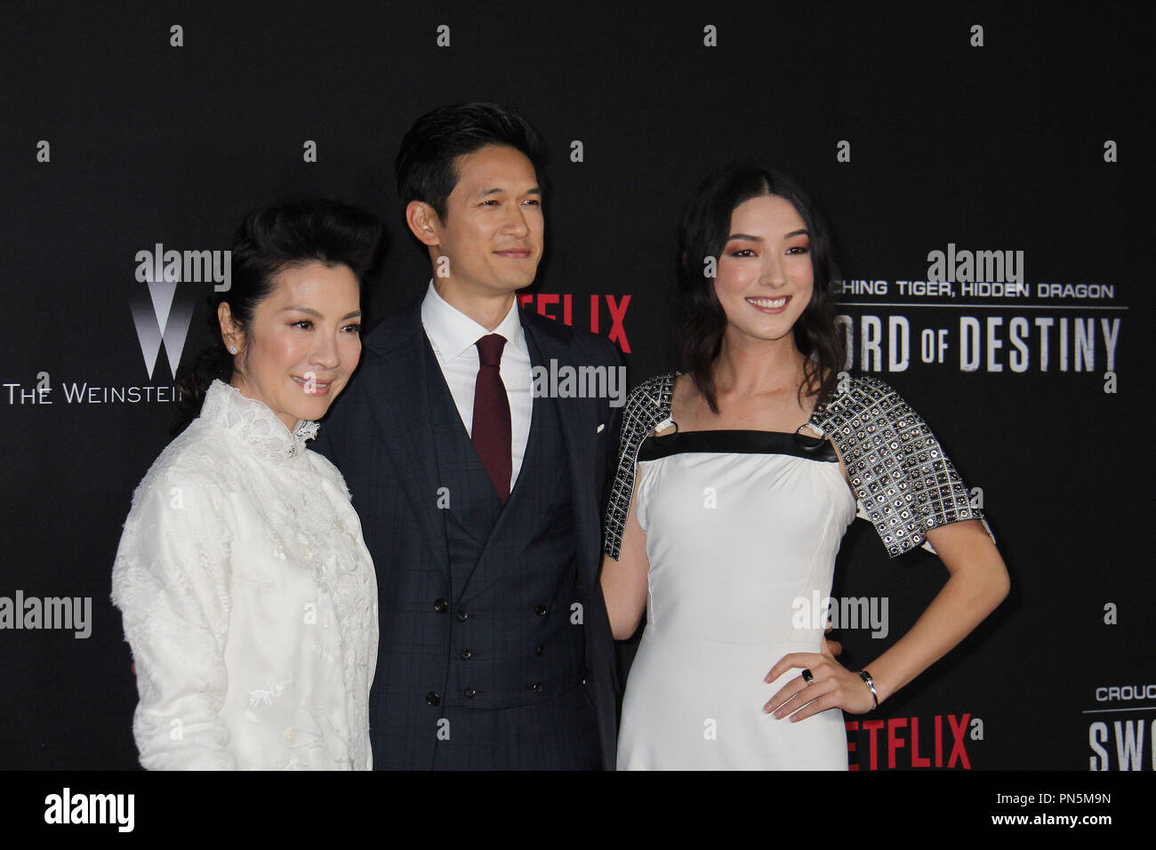 Michelle Yeoh, Harry Shum Jr., Natasha Liu 02/22/2016 Bordizzo "Crouching Tiger, Hidden Dragon : Sword of Destiny' Premiere tenue à Universal CityWalk AMC 19 à Universal City, CA Photo par Kazuki Hirata / HNW / PictureLux Banque D'Images