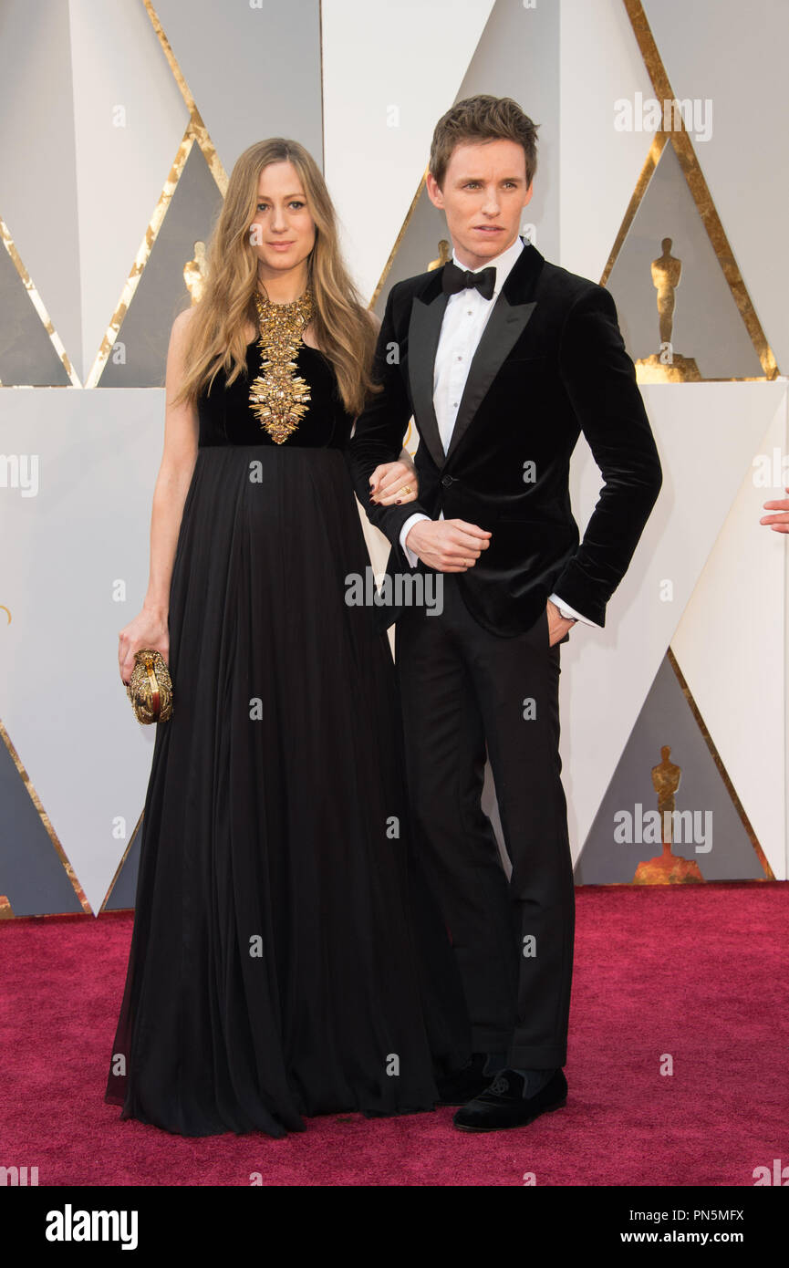 Hannah Bagshawe et Oscar®-Taylor Lautner candidat arrive à la 88e cérémonie des Oscars® au Dolby® Theatre à Hollywood, CA le Dimanche, Février 28, 2016. Référence de fichier #  32854 109 THA pour un usage éditorial uniquement - Tous droits réservés Banque D'Images