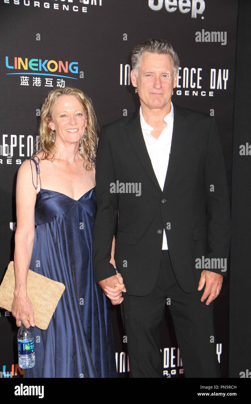 Tamara Pullman, Bill Pullman 06/20/2016 Le tapis rouge 'Independence Day : résurgence" tenue à l'Théâtre chinois de Grauman à Hollywood, CA Photo par Izumi Hasegawa / / PictureLux HNW Banque D'Images