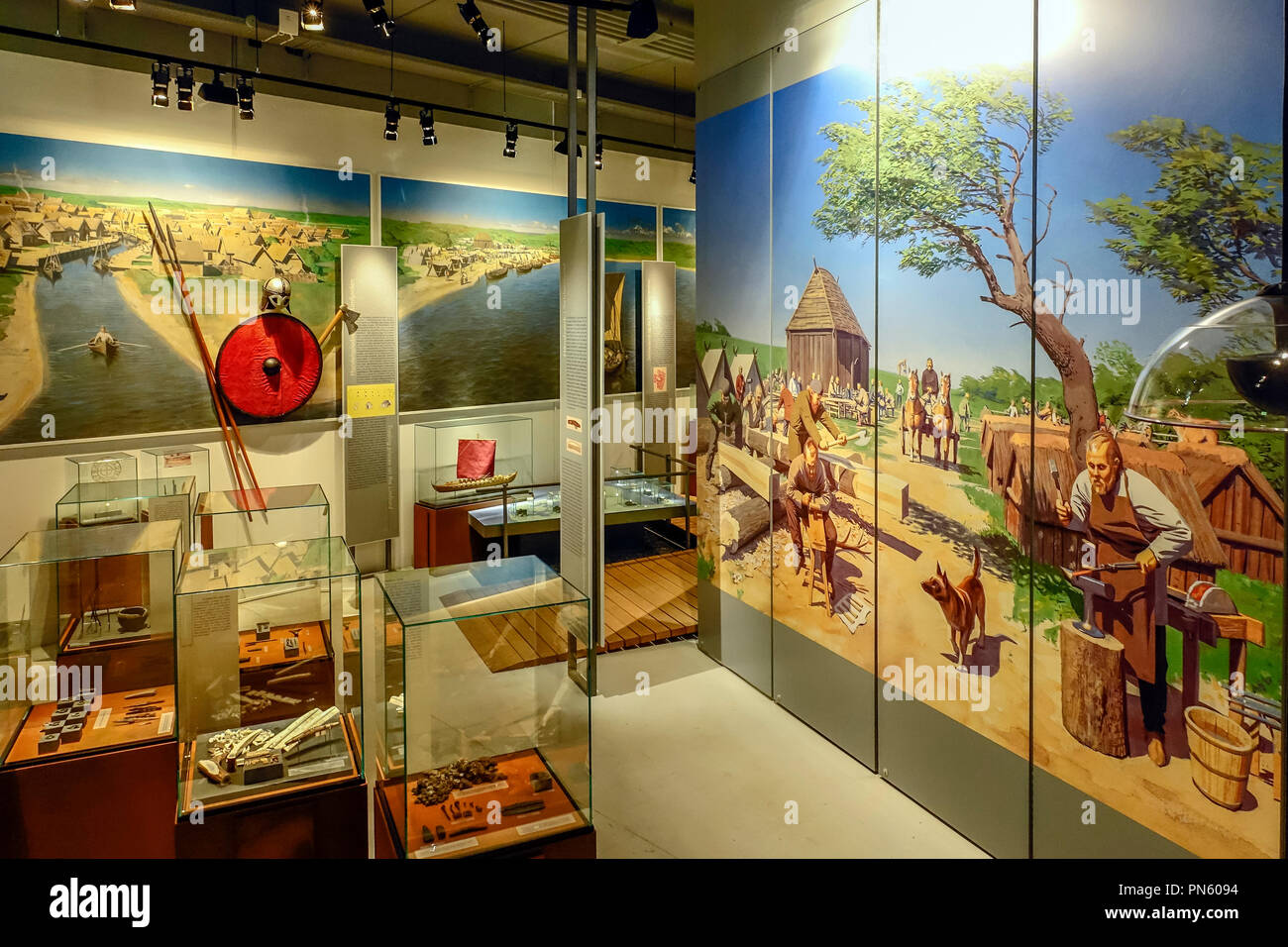 Lindholm Høje Museum mur intérieur des images de Viking life dans et autour d'Aalborg dans le Jutland-du-Nord Danemark Europe Banque D'Images