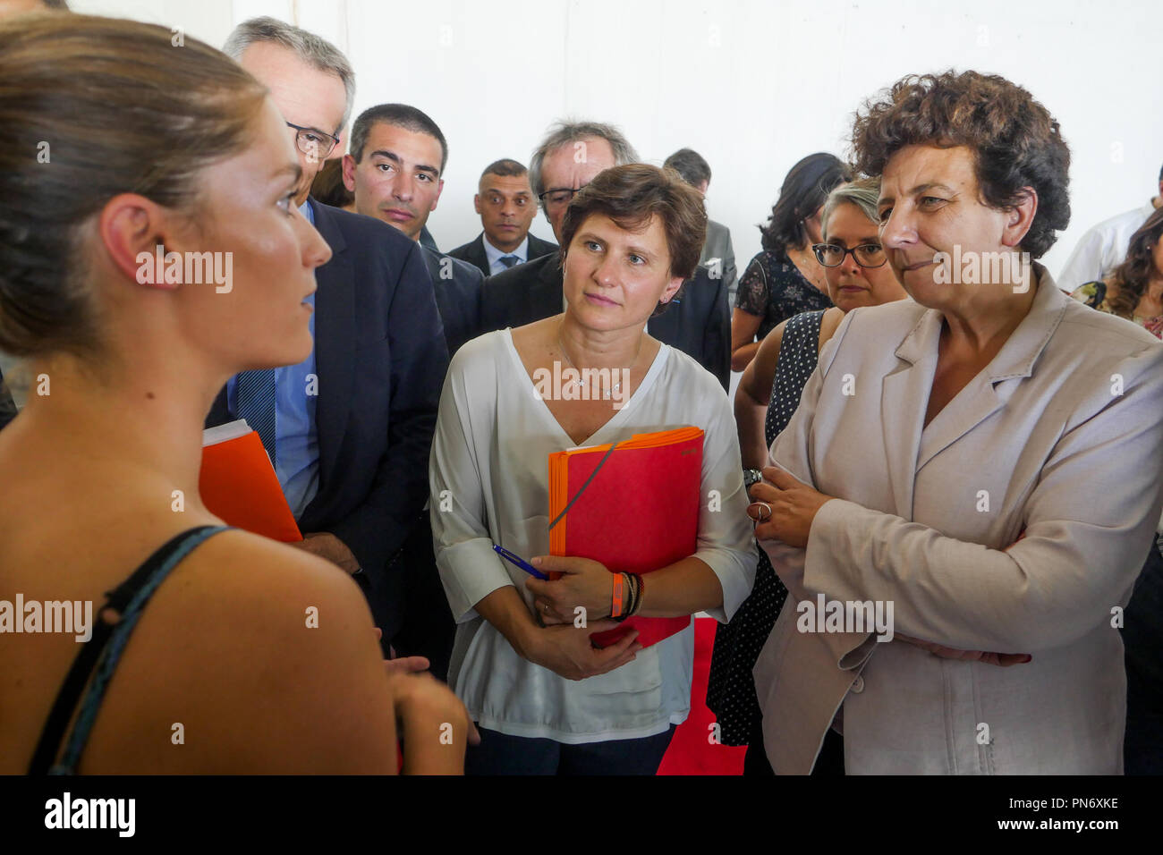 Villeurbanne, France, September 20th, 2018 : accompagné par Frédérique Vidal, Ministre de l'enseignement supérieur, ancien champion de natation et nouvellement promu Ministre des Sports, Roxana Maracineanu est perçu à l'INSA et de STAPS Villeurbanne, près de Lyon (Centre-est de la France) le 20 septembre 2018, qu'elle rencontre les membres de l'organisation des Jeux Olympiques de courtoisie et Fédération française de sports, des étudiants et des champions, à l'occasion de la génération 2014 Lancement officiel de l'étiquette pour les universités. Crédit photo : Serge Mouraret/Alamy Live News Banque D'Images