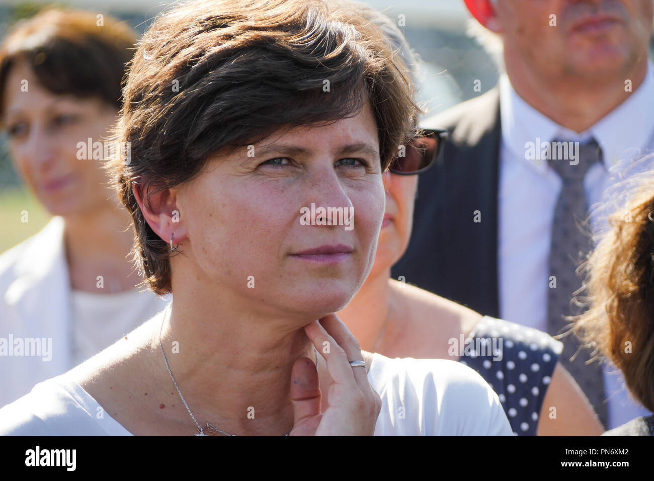 Villeurbanne, France, September 20th, 2018 : accompagné par Frédérique Vidal, Ministre de l'enseignement supérieur, ancien champion de natation et nouvellement promu Ministre des Sports, Roxana Maracineanu est perçu à l'INSA et de STAPS Villeurbanne, près de Lyon (Centre-est de la France) le 20 septembre 2018, qu'elle rencontre les membres de l'organisation des Jeux Olympiques de courtoisie et Fédération française de sports, des étudiants et des champions, à l'occasion de la génération 2014 Lancement officiel de l'étiquette pour les universités. Crédit photo : Serge Mouraret/Alamy Live News Banque D'Images