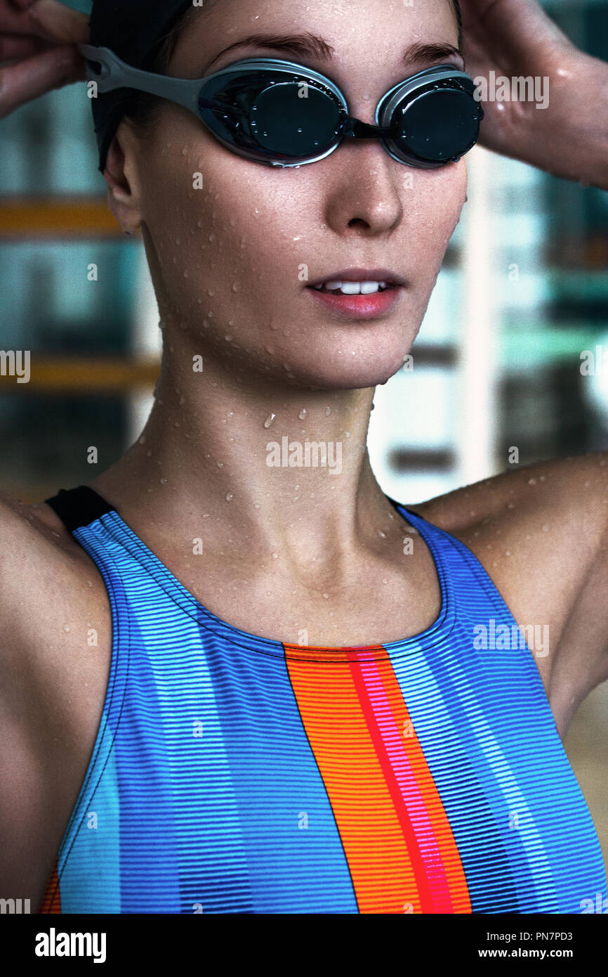 Portrait de jeune femme à lunettes. swimmer Banque D'Images