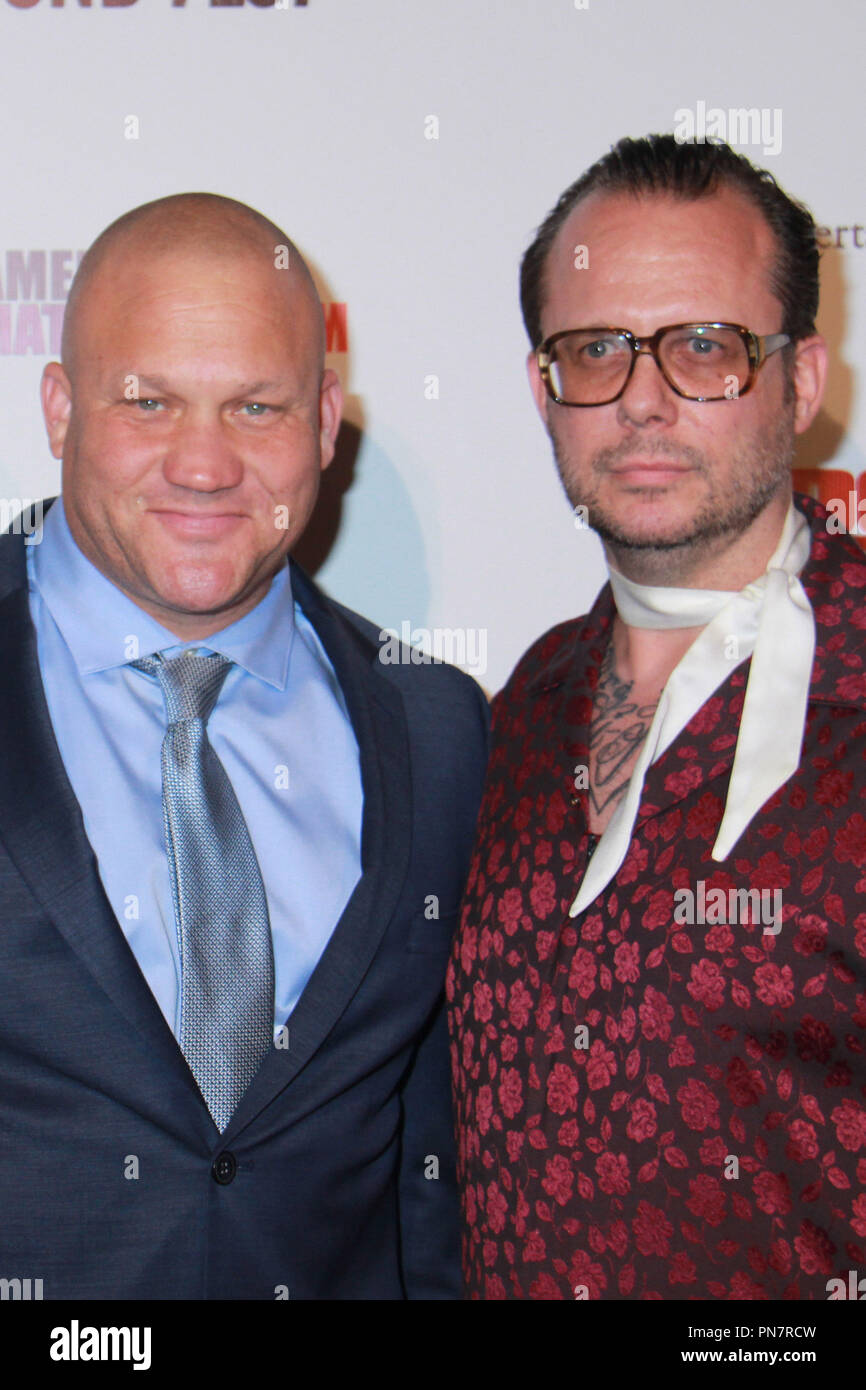 Chris Matthew Cook, Jeff Hilliard 09/30/2016 au-delà de la projection du Festival 'Dog Eat Dog' qui s'est tenue à l'Egyptian Theatre de Los Angeles, CA. Photo de Julian Blythe / / PictureLux HNW Banque D'Images