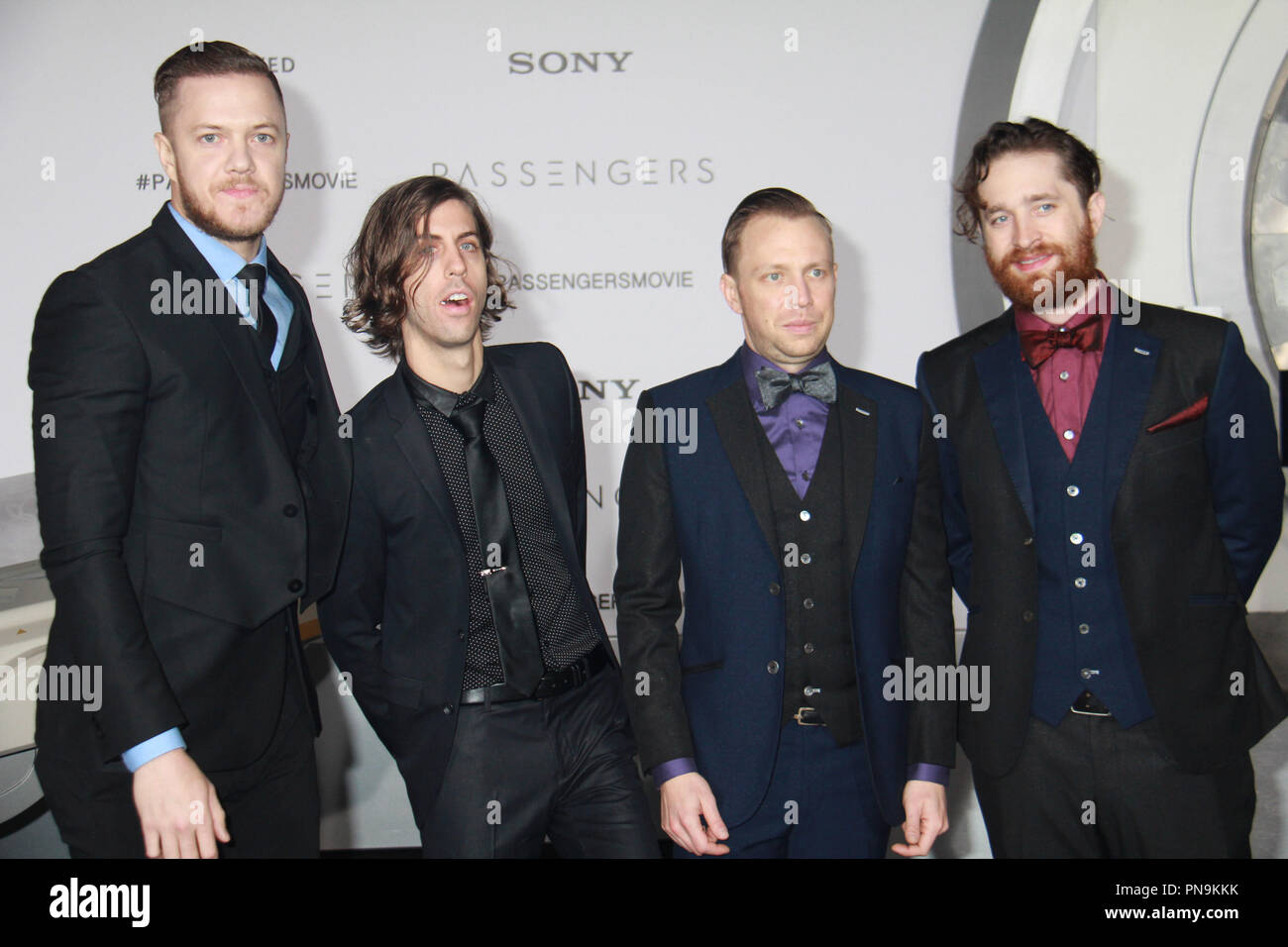 Imagine Dragons, Dan Reynolds, Wayne Sermon, Ben McKee, Daniel Platzman 12/14/2016 La première mondiale de "passagers", tenue au Regency Village Theatre de Los Angeles, CA Photo par Izumi Hasegawa / HNW / PictureLux Banque D'Images