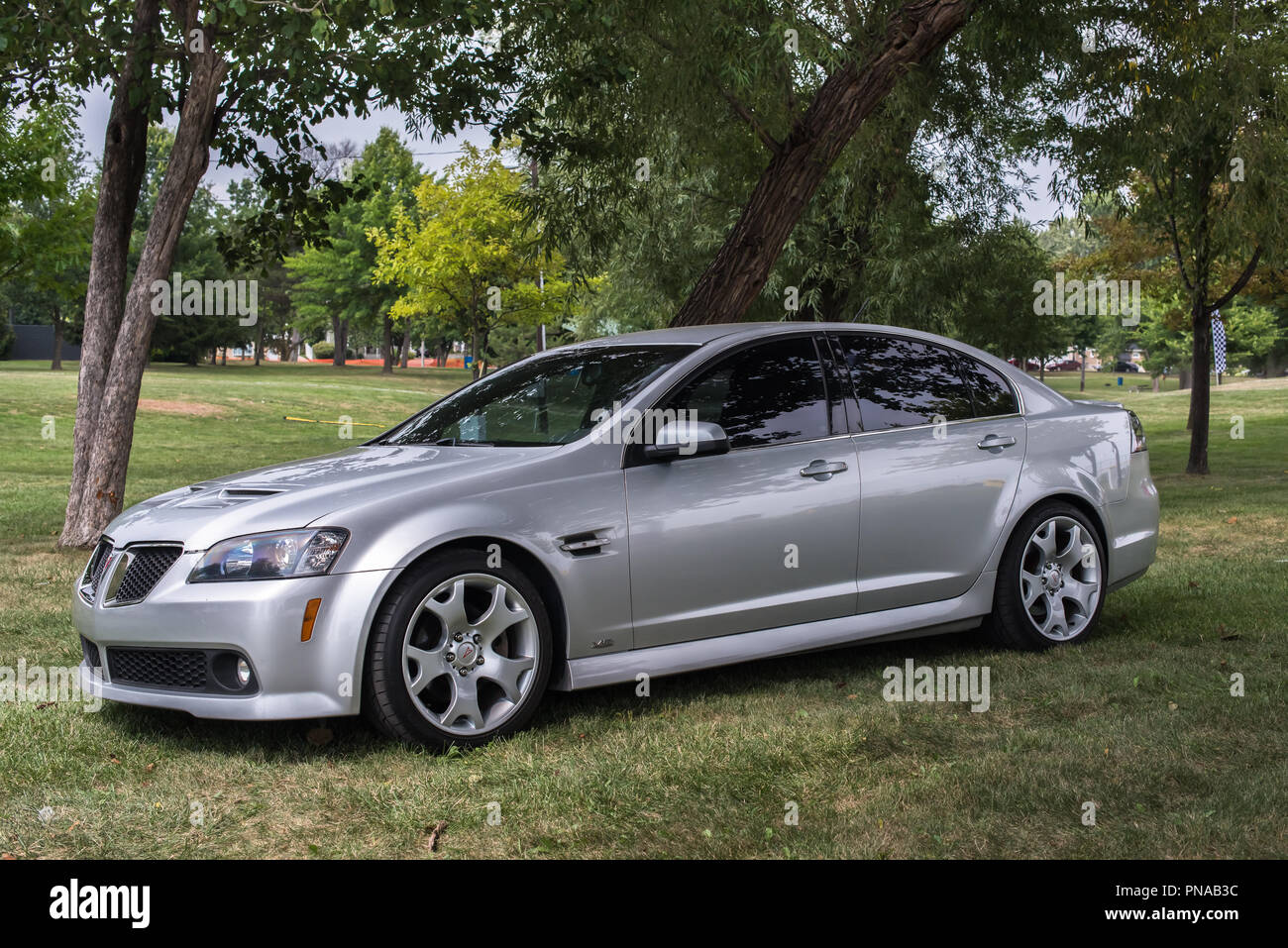 ROYAL OAK, MI/USA - 16 août 2018 : une Pontiac G8 GT voiture à la croisière de rêve Woodward, le plus grand événement de l'automobile d'une journée. Banque D'Images