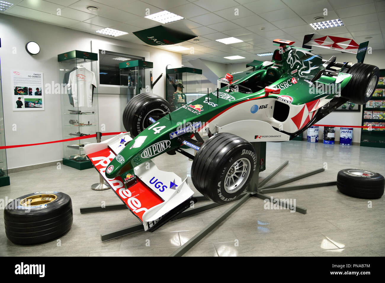 Sochi, Russie - 30 mai. 2018 Jaguar voiture de course. En Auto Sports Museum en tribune principale de l'autodrome Banque D'Images