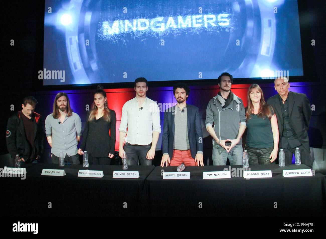 Ryan Doyle, Tom Payne, Melia Kreiling, Oliver Stark, Mikey Siegel, Tim Mullen, Joanne Reay, Andrew Goth 01/31/2017 indGamers «' conférence de presse tenue à Red Bull en Amérique du Nord à Santa Monica, CA Photo de Julian Blythe / / PictureLux HNW Banque D'Images