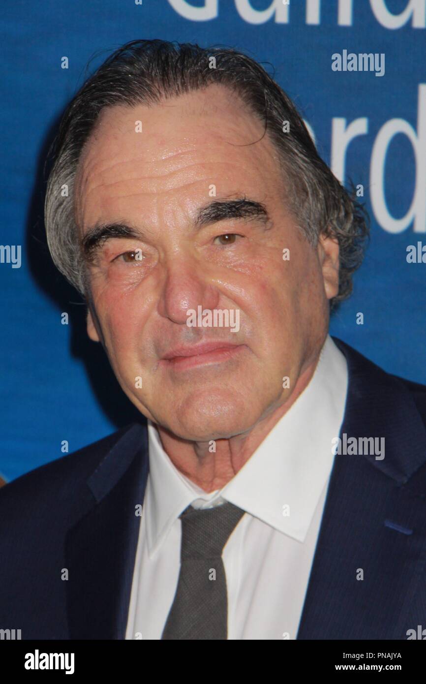 Oliver Stone 02/19/2017 Writers Guild Awards 2017 qui a eu lieu au Beverly Hilton Hotel à Beverly Hills, CA Photo de Julian Blythe / HNW / PictureLux Banque D'Images