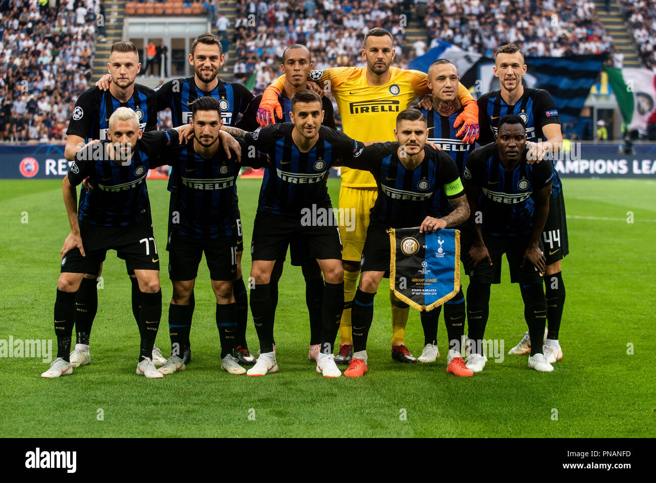 L'Inter Milan team avant la phase de groupes de la Ligue des Champions match entre l'Inter Milan et Tottenham Hotspur au Stadio San Siro. Le sco final Banque D'Images