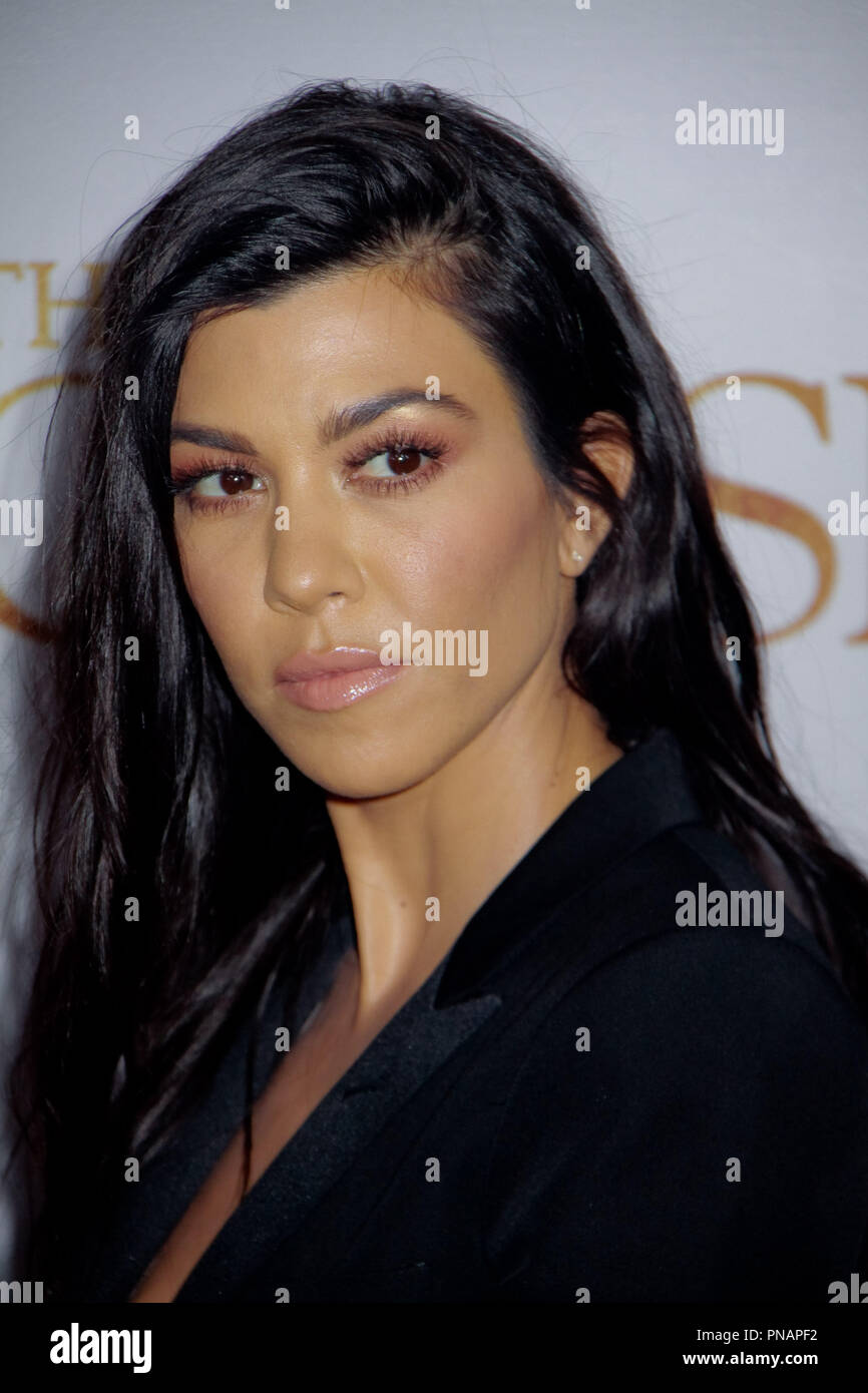 Kourtney Kardashian 04/12/2017 La première de nous "la promesse" tenue au Théâtre chinois de Grauman à Hollywood, CA Photo par Izumi Hasegawa / / PictureLux HNW Banque D'Images Kourtney Kardashian 04/12/2017 La première de nous "la promesse" tenue au Théâtre chinois de Grauman à Hollywood, CA Photo par Izumi Hasegawa / / PictureLux HNW Banque D'Images