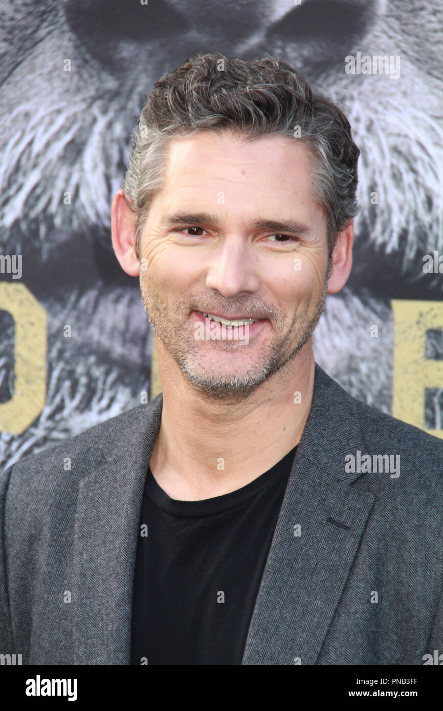 Eric Bana 05/08/2017 La première de 'Le Roi Arthur : Légende de l'Épée" tenue à l'Théâtre chinois de Grauman à Los Angeles, CA Photo par Izumi Hasegawa / HNW / PictureLux Banque D'Images