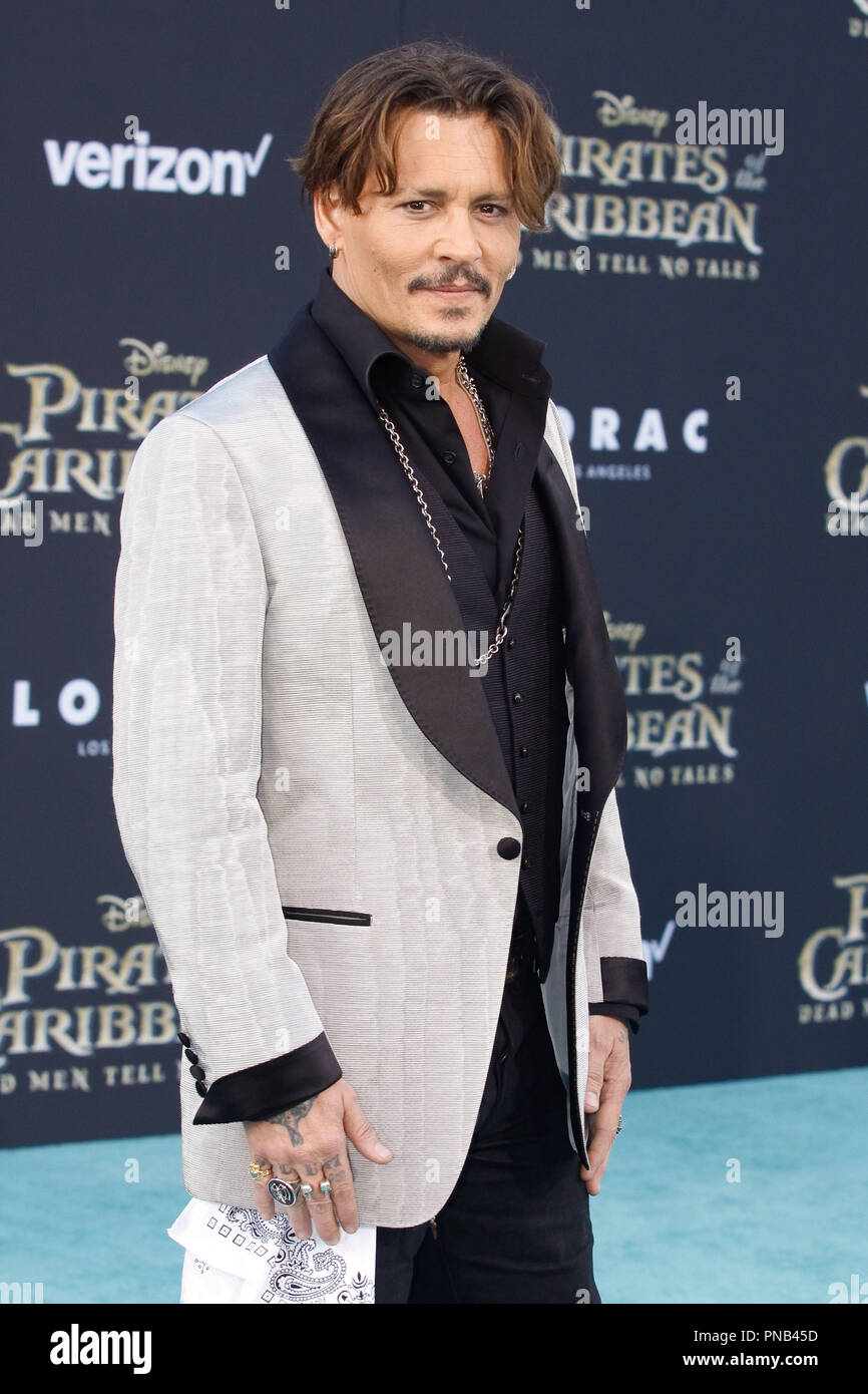 Johnny Depp à la première de "Disney's Pirates des Caraïbes : Dead Men Tell No Tales' tenue à l'Kodak Theater à Hollywood, CA, le 18 mai 2017. Photo par Joseph Martinez / PictureLux Banque D'Images
