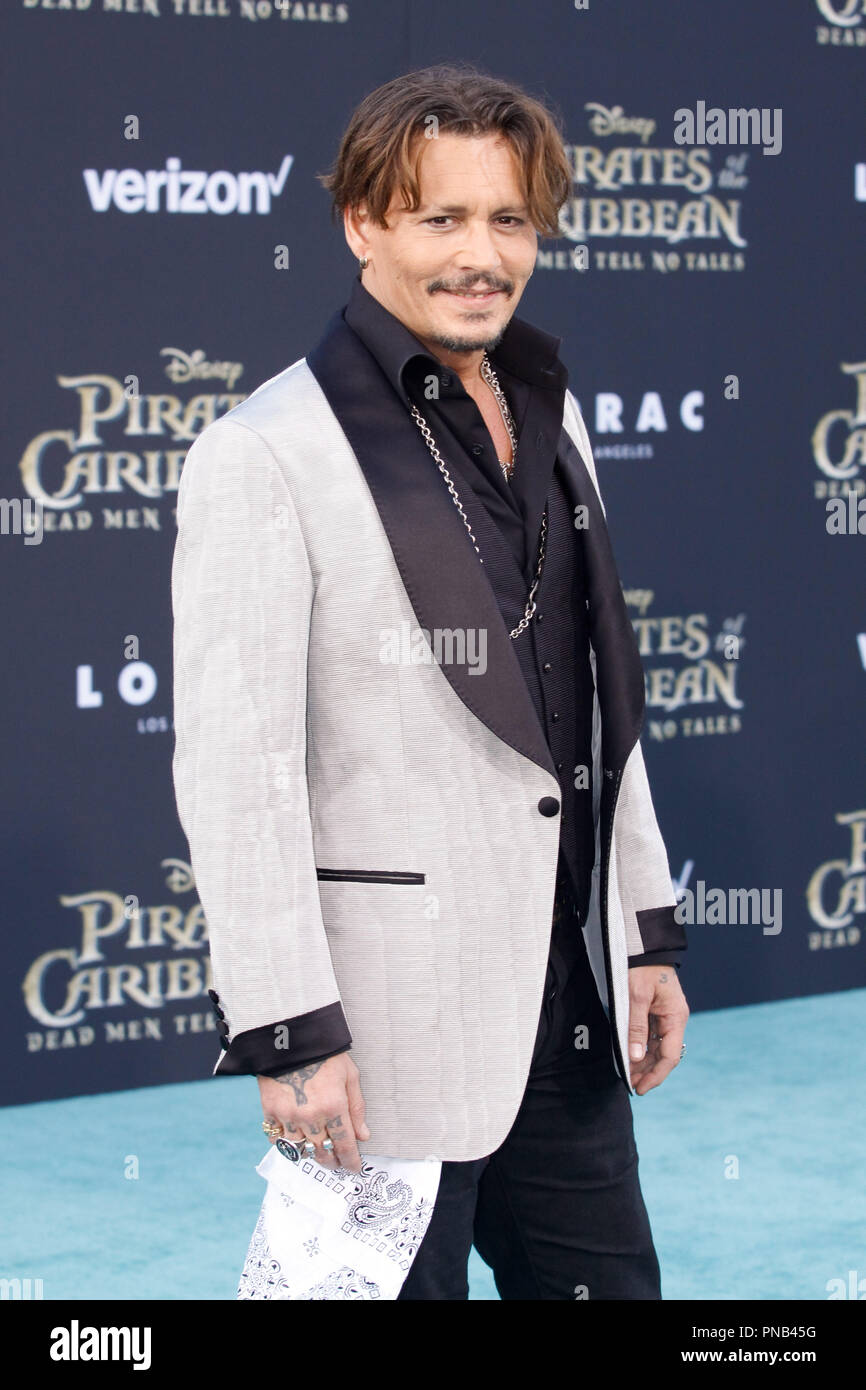 Johnny Depp à la première de "Disney's Pirates des Caraïbes : Dead Men Tell No Tales' tenue à l'Kodak Theater à Hollywood, CA, le 18 mai 2017. Photo par Joseph Martinez / PictureLux Banque D'Images