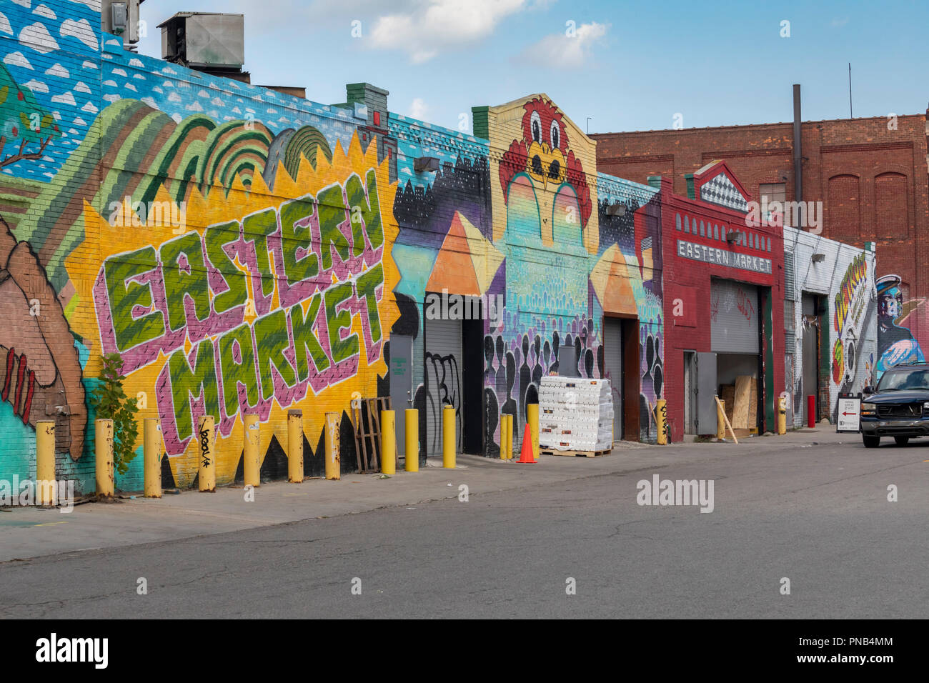 Detroit, Michigan - Peintures murales peintes pendant l'assemblée annuelle de murales dans le marché public art festival à Detroit de l'Est du quartier du marché. Chaque automne, les artistes Banque D'Images