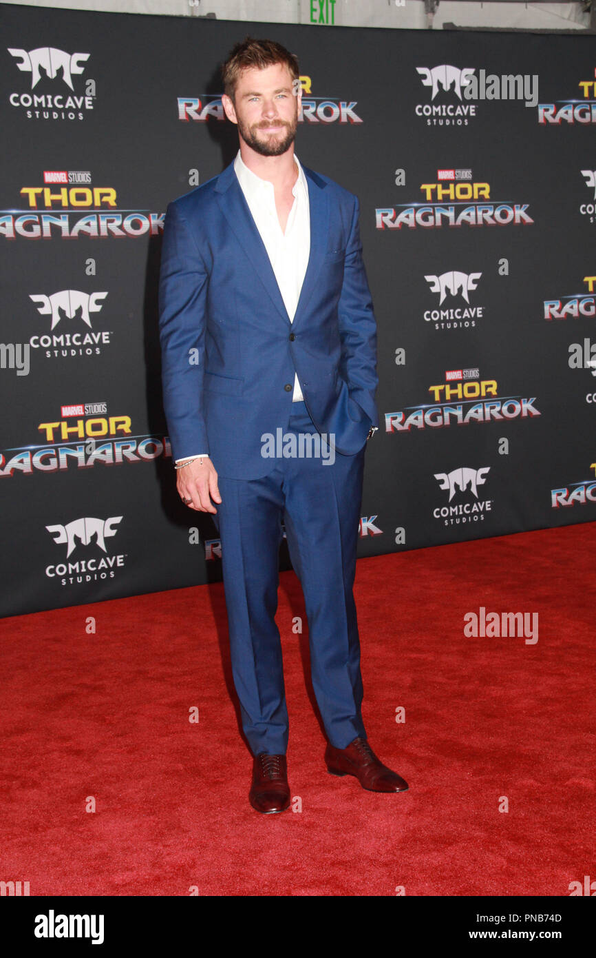 Chris Hemsworth 10/10/2017 La première mondiale de 'Thor : Ragnarok' tenue à El Capitan Theatre à Hollywood, CA Photo par Izumi Hasegawa / / PictureLux HNW Banque D'Images