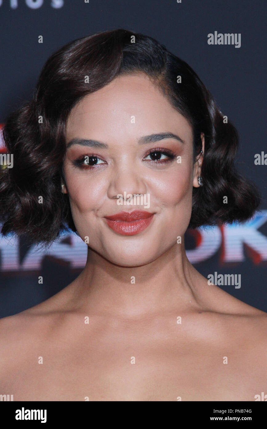 Tessa Thompson 10/10/2017 La première mondiale de 'Thor : Ragnarok' tenue à El Capitan Theatre à Hollywood, CA Photo par Izumi Hasegawa / / PictureLux HNW Banque D'Images