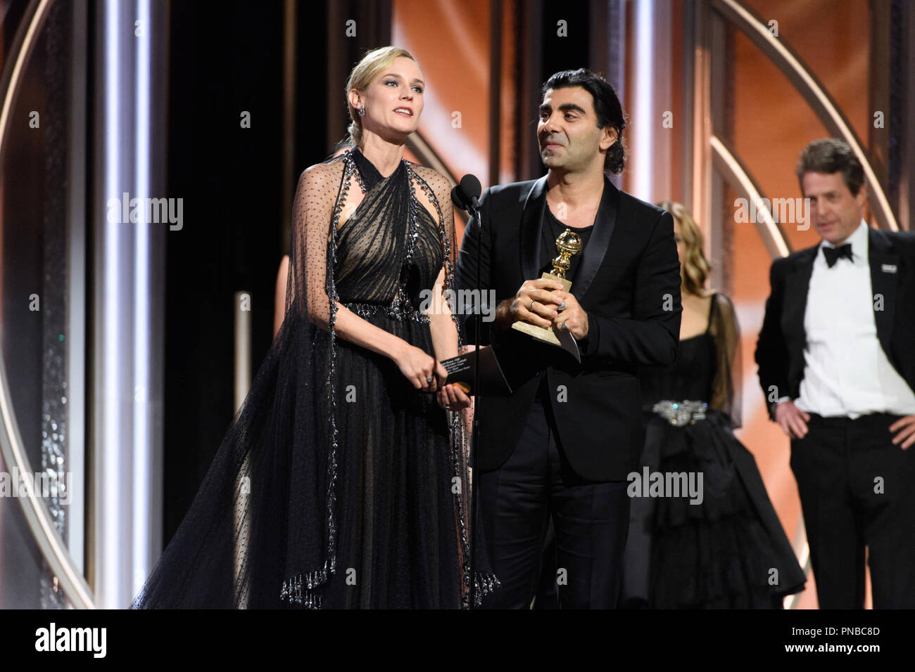 Accepter le Golden Globe du meilleur film étranger pour "dans le fade" (ALLEMAGNE, FRANCE) est Diane Kruger et Fatih Akin au 75e Assemblée Golden Globe Awards au Beverly Hilton de Los Angeles, CA le dimanche, Janvier 7, 2018. Référence #  33508 Fichier 541CCR pour un usage éditorial uniquement - Tous droits réservés Banque D'Images