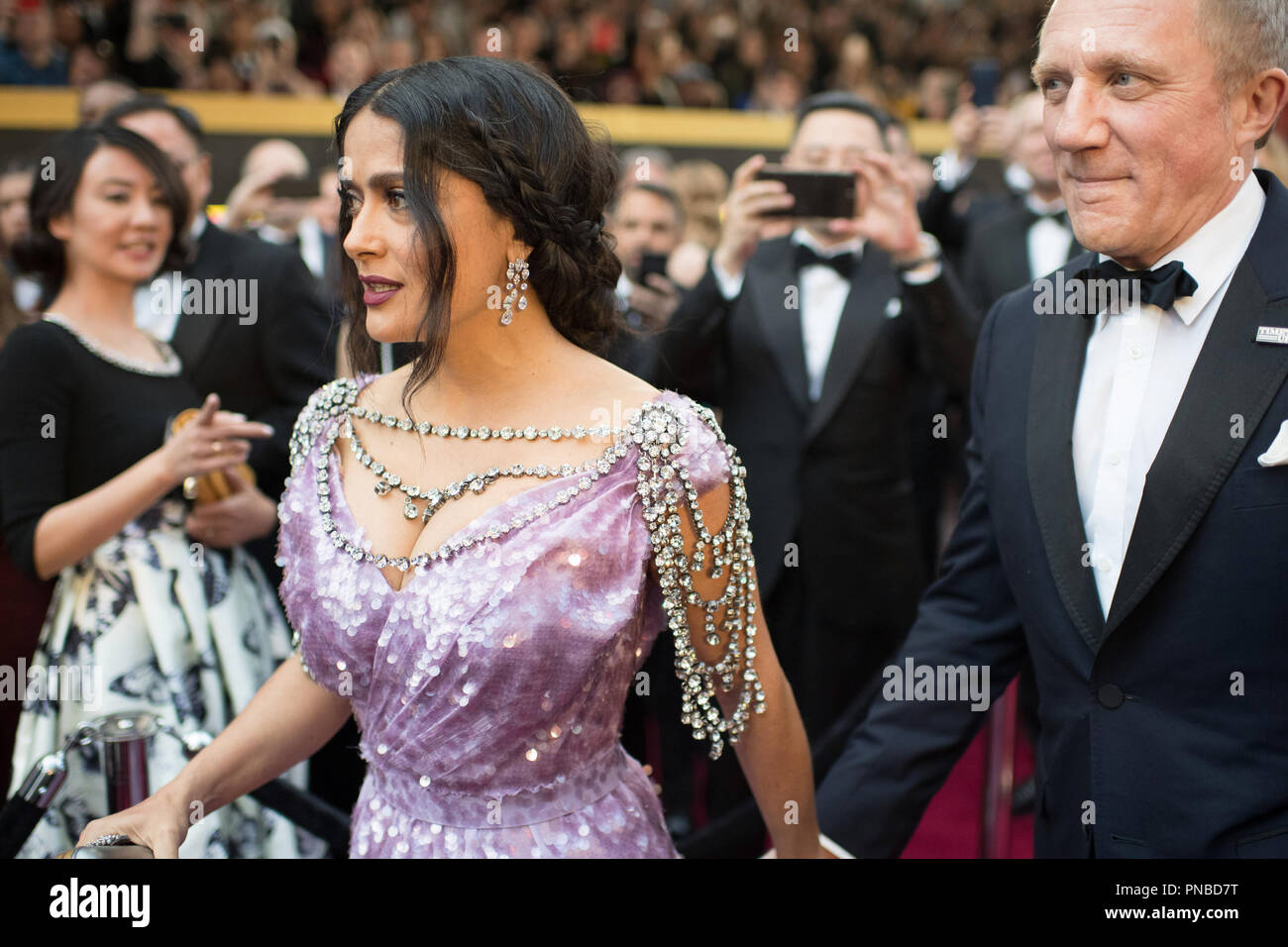 Salma Hayek et François Henri-Pinault arrivent pour la télédiffusion en direct de la 90e ABC Oscars® au Dolby® Theatre à Hollywood, CA le dimanche, Mars 4, 2018. Référence de fichier #  33546 127 PLX pour un usage éditorial uniquement - Tous droits réservés Banque D'Images