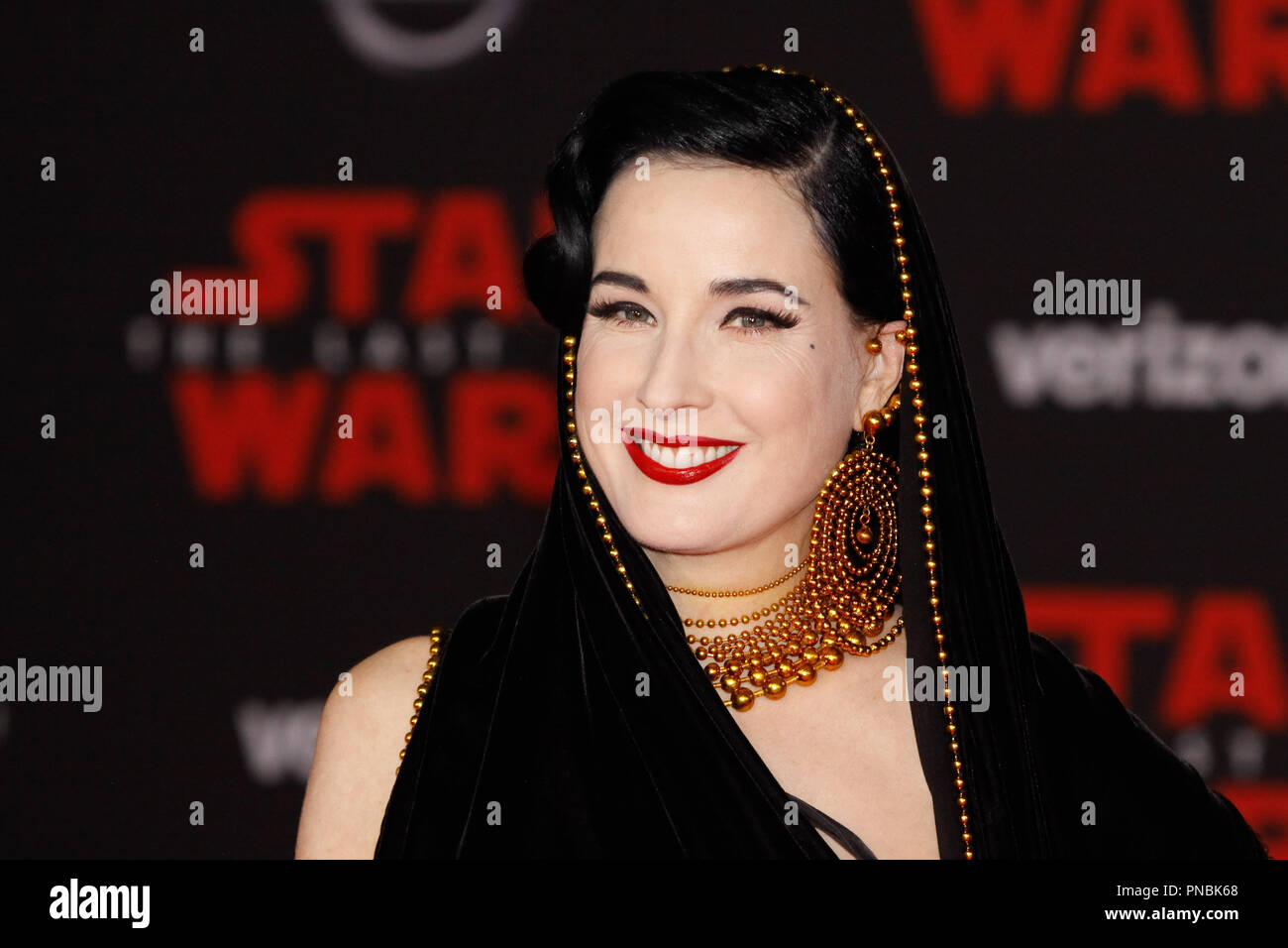 Dita Von Teese lors de la première mondiale de Lucasfilm's ' : Le