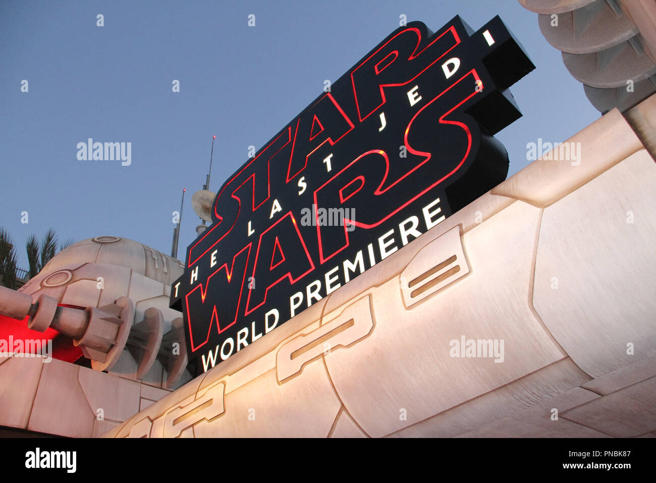 Atmosphère à la première mondiale de Lucasfilm's ' : Le dernier des Jedi qui s'est tenue au Shrine Auditorium à Los Angeles, CA, le 9 décembre 2017. Photo par Joseph Martinez / PictureLux Banque D'Images