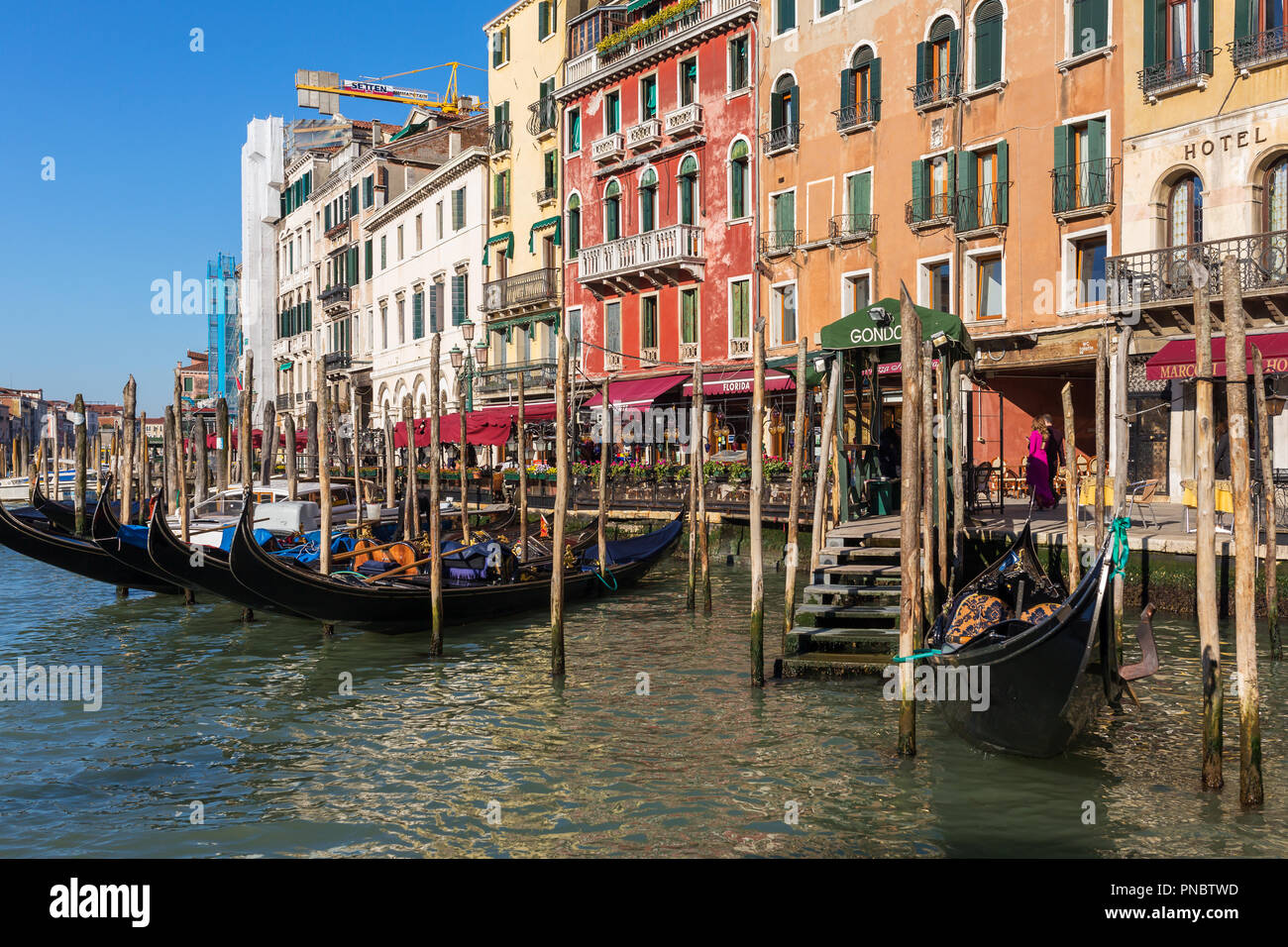 Venise, Italie - 22 mars 2018 : parking télécabine au Grand Canal de Venise, Italie Banque D'Images