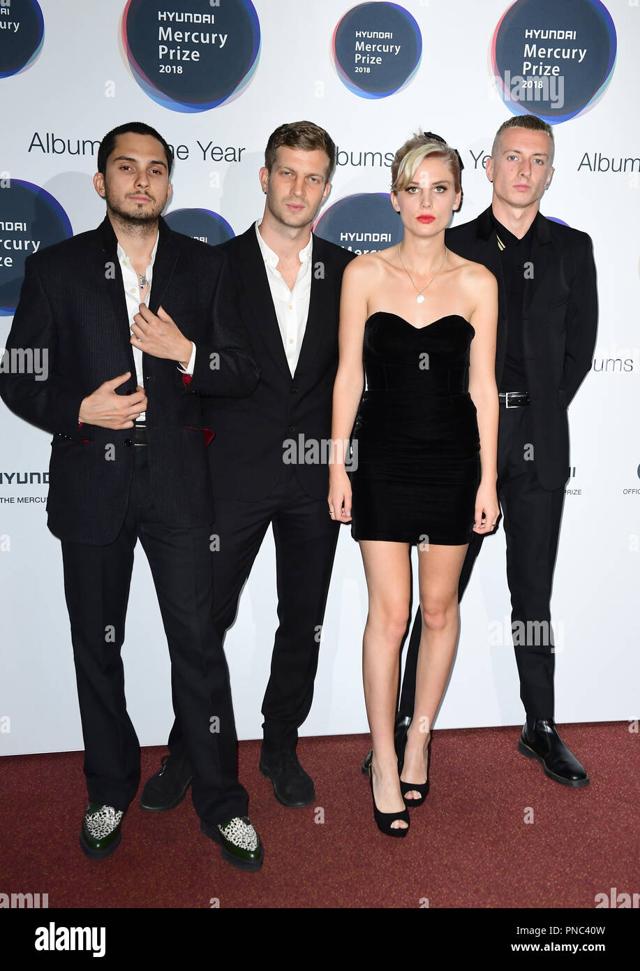 Joel Amey, Joff Oddie, Ellie Rowsell et Theo Ellis de Wolf Alice participant à la Hyundai 2018 Mercury Music Prize, tenue à l'Eventim Apollo, Londres. Pour un usage éditorial dans le cadre de la 2018 Hyundai Prix Mercure seulement Banque D'Images