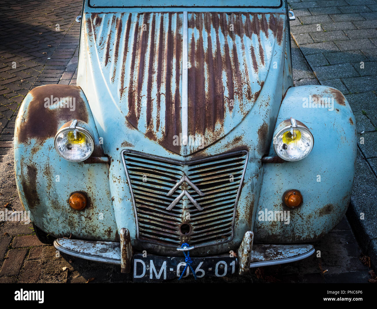 Vintage 2CV Citroën à Rotterdam, NL Banque D'Images