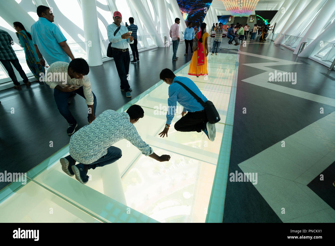 Le cadre de Dubaï , une nouvelle attraction touristique avec une forte concentration de vue, c'est-à DUBAÏ, ÉMIRATS ARABES UNIS, Émirats Arabes Unis Banque D'Images
