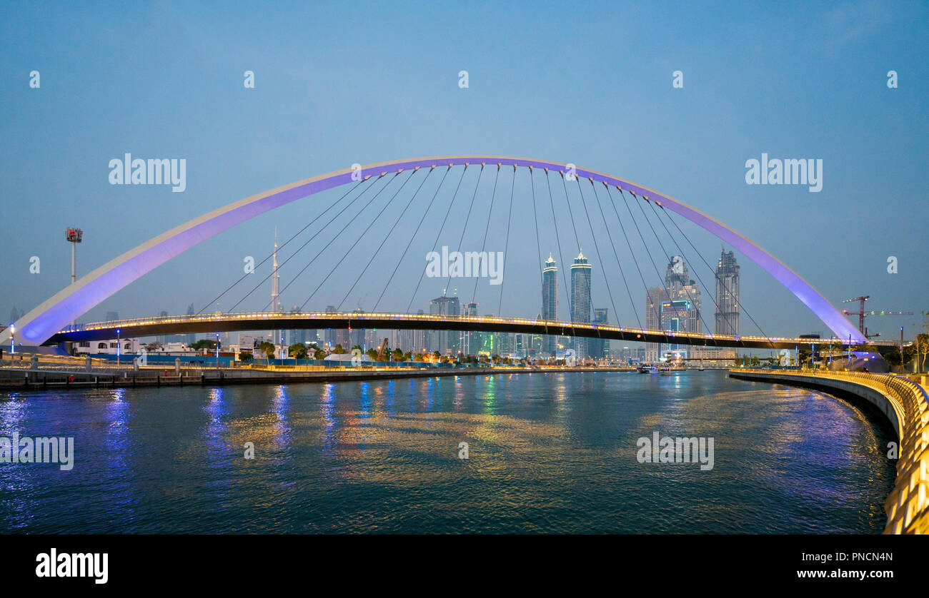 Voir de nouveau l'eau de Dubaï un canal d'eau qui se connecte dans la Crique de Dubaï et sur la mer. Émirats arabes unis, Émirats Arabes Unis Banque D'Images