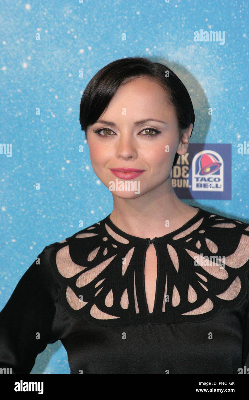 Christina Ricci au Spike TV's Scream 2009. Tenue des arrivées au Théâtre Grec de Los Angeles, CA. Photo par : Richard Chavez / PictureLux 10/17/2009 RicciChristina de référence de dossier10 101709RAC pour un usage éditorial uniquement - Tous droits réservés Banque D'Images